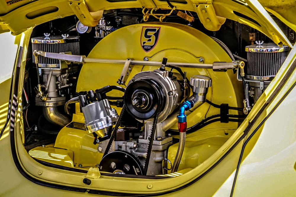 High performance 2332cc Volkswagen engine built by Simpson Racing Engines with dual carbs