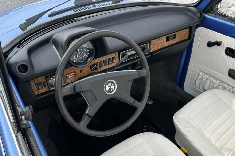 Super and Standard Beetle side by side