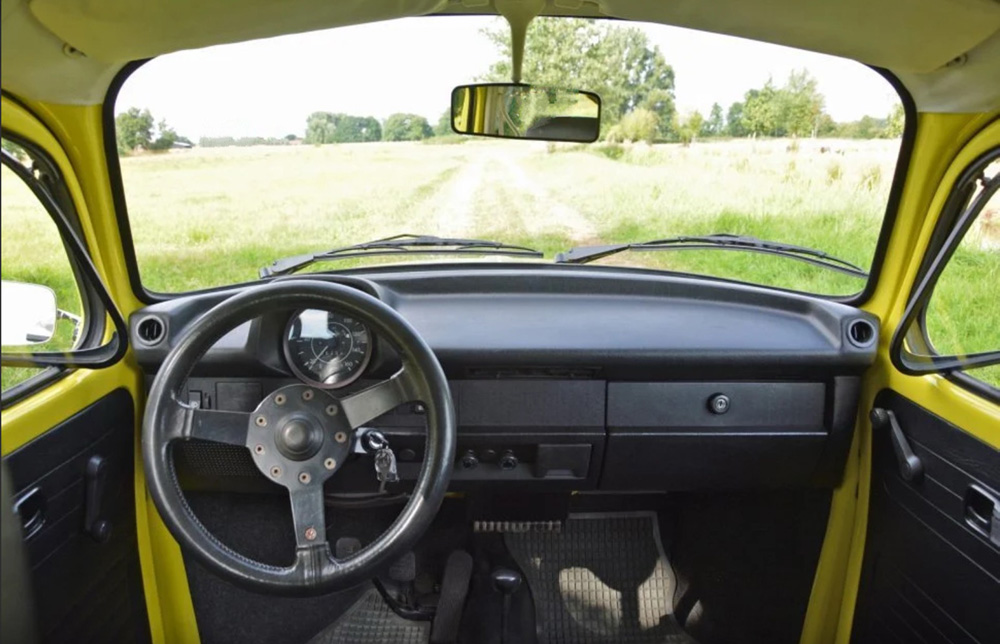 Yellow Black Racer interior pic