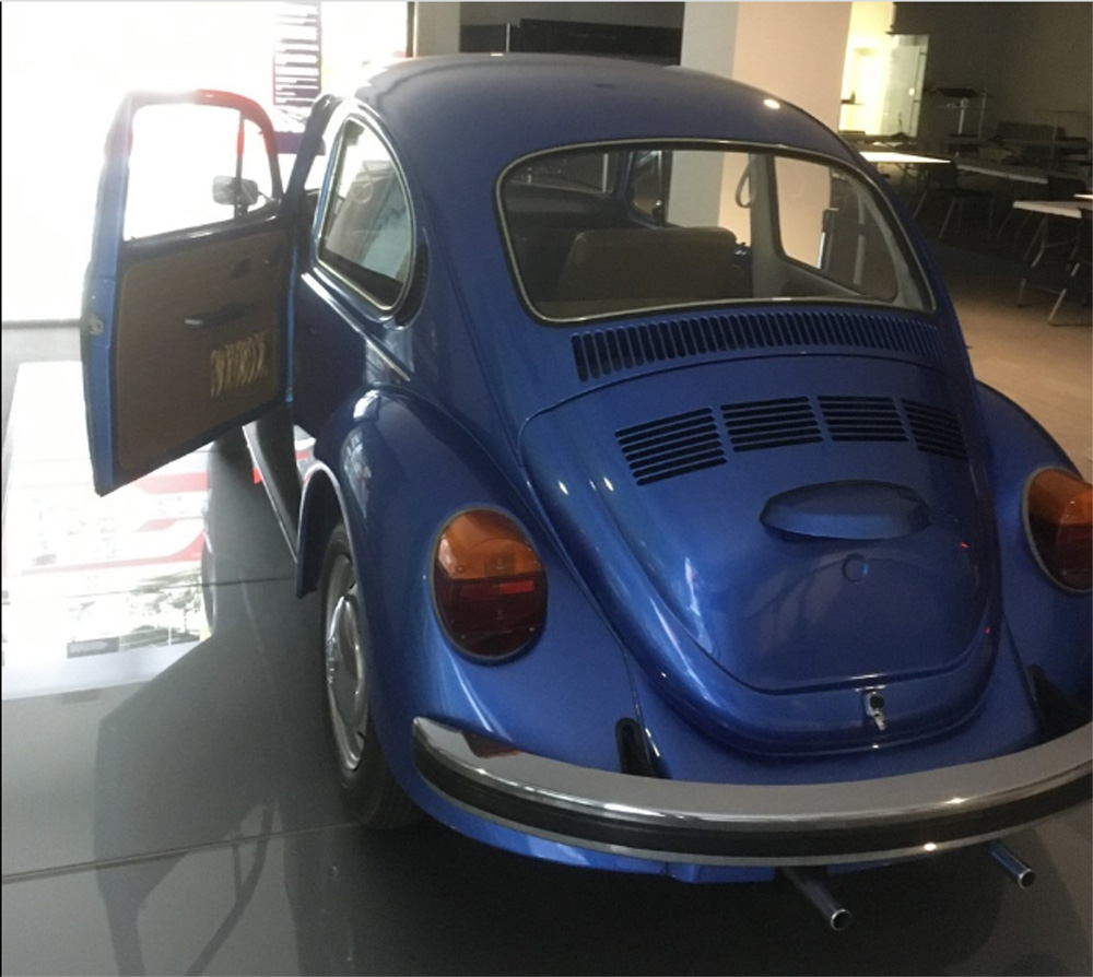 The 'home made' last ever Beetle to be made at Volkswagen Brussels in 197. Note the car has no reversing lights or VW 1303 badge on the 
      deck lid